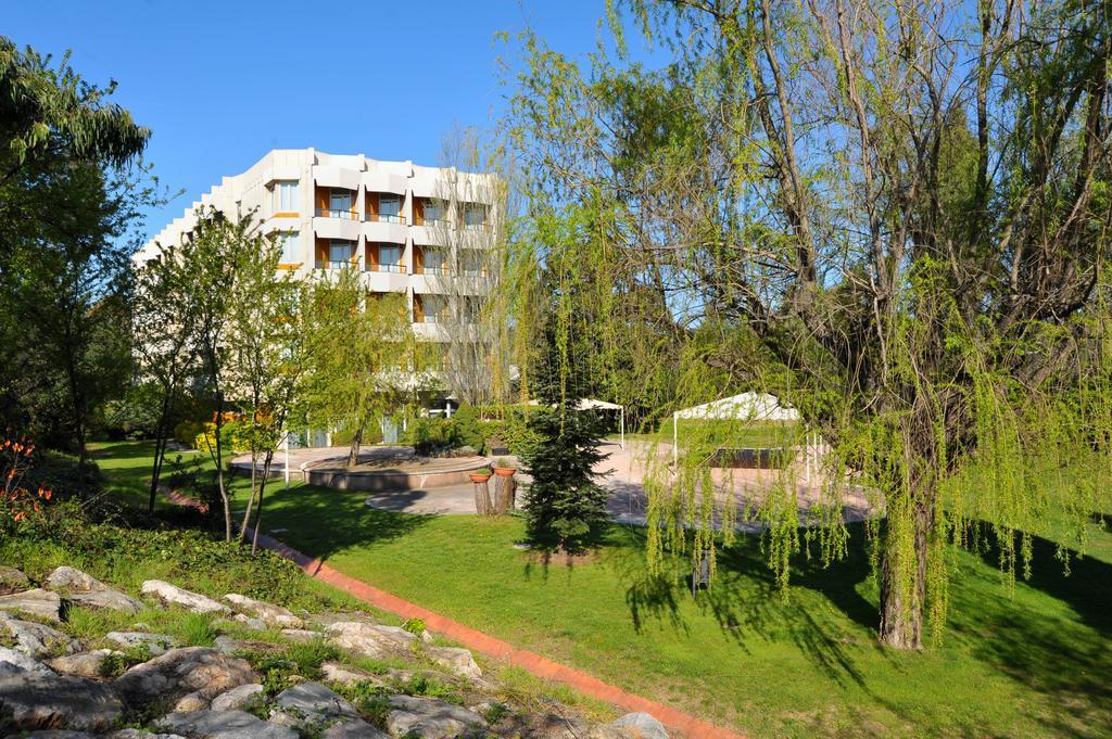 Hotel As Bellaterra à Cerdanyola del Vallès Extérieur photo